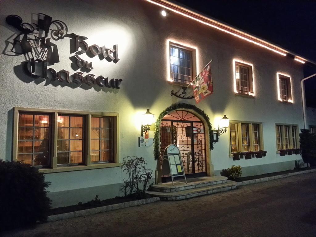 Hotel Du Chasseur Enges ภายนอก รูปภาพ