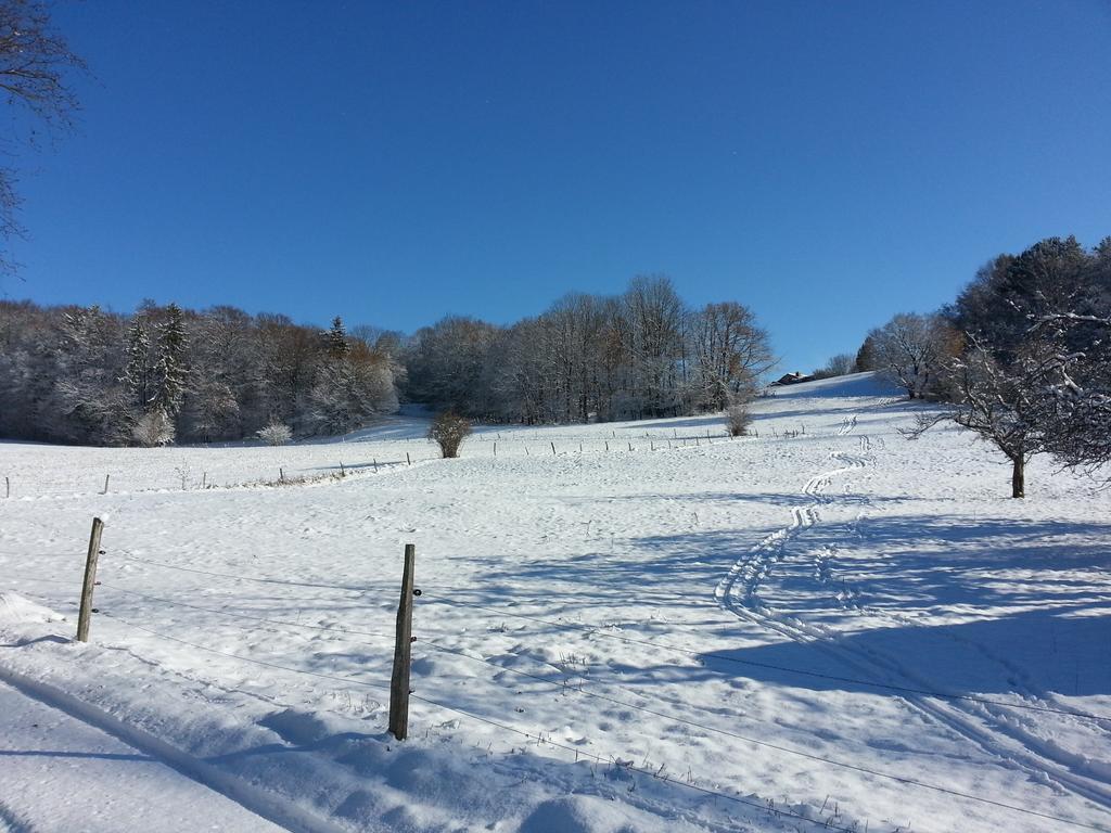 Hotel Du Chasseur Enges ภายนอก รูปภาพ
