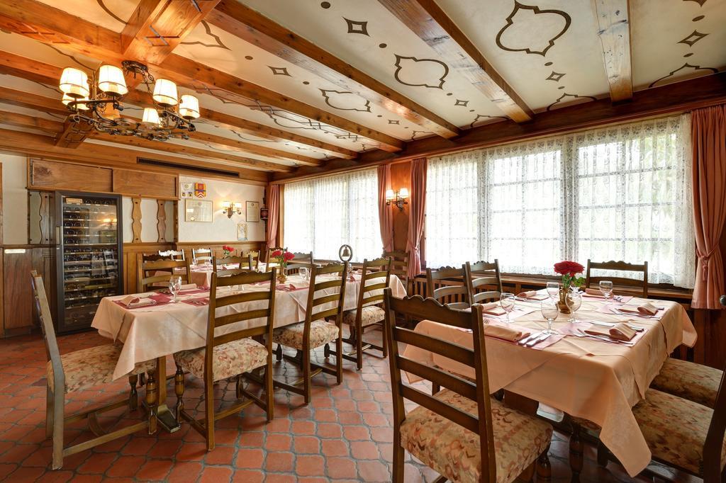 Hotel Du Chasseur Enges ภายนอก รูปภาพ